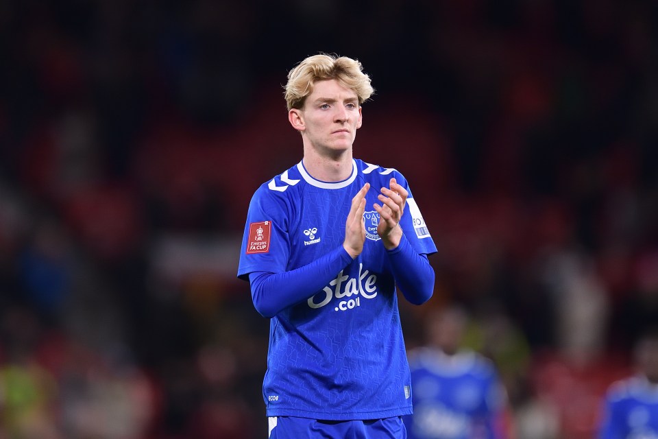 Gordon has reportedly gone on strike at Everton as he looks to join Newcastle in the January transfer window