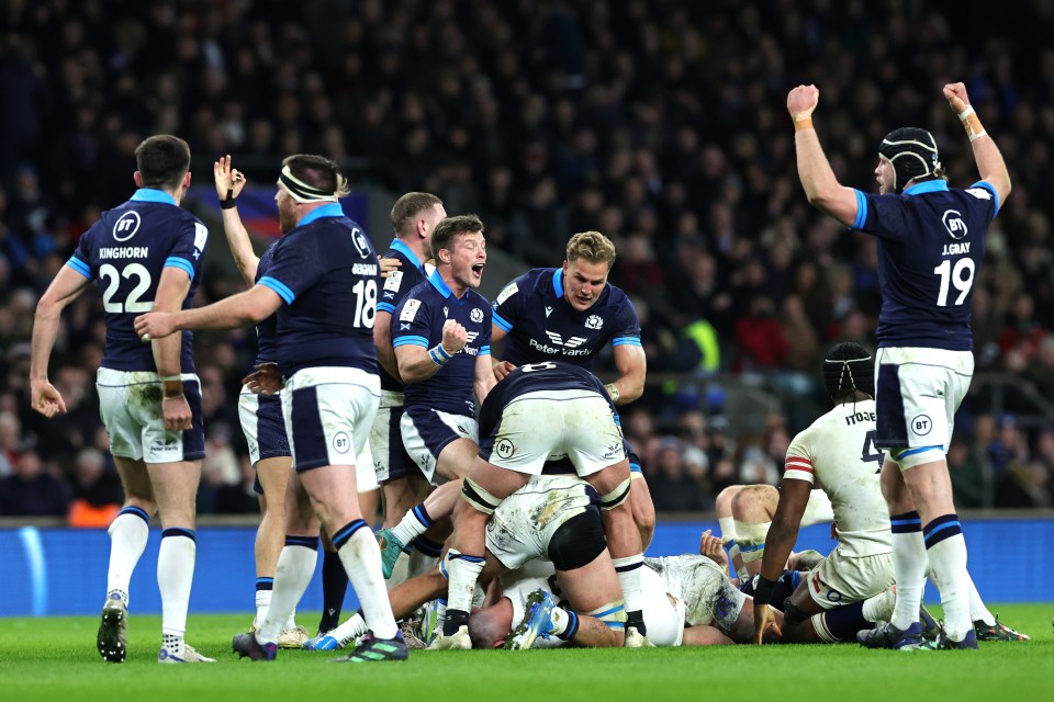 Scotland have recorded back-to-back wins at Twickenham for the first time in history
