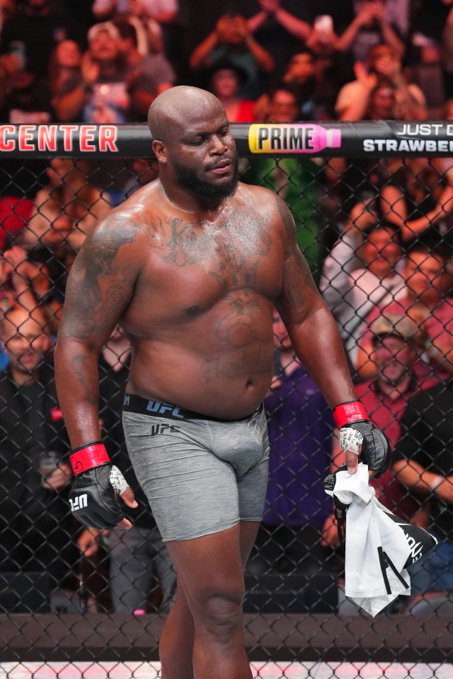 Heavyweight Lewis thinks Jones will finish Miocic in the first round