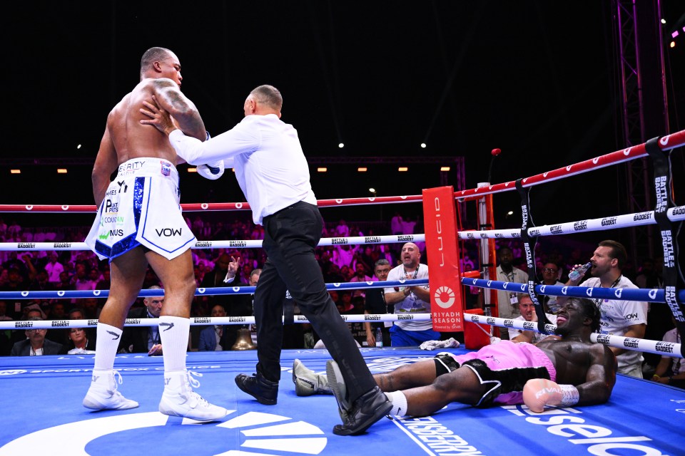 Wardley was cut before his fight with Adeleye in a brawl when promoting their Saudi bout but was still able to fight and recorded a terrific victory