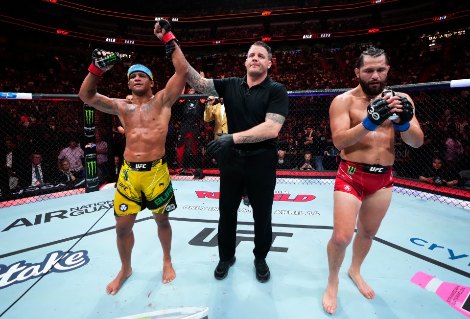 Burns picked up a unanimous decision win