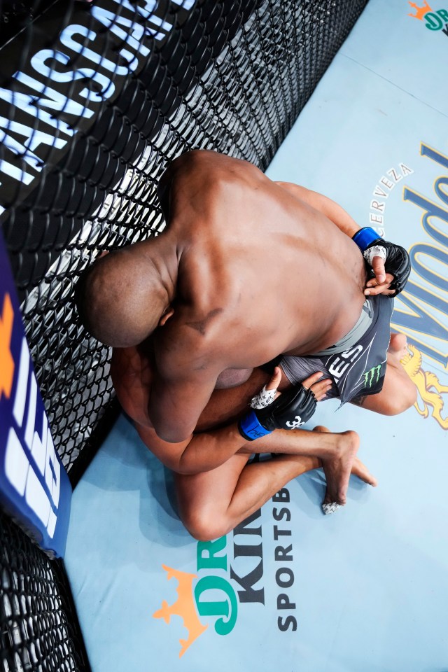'Bones' got the tap in just over two minutes at UFC 285