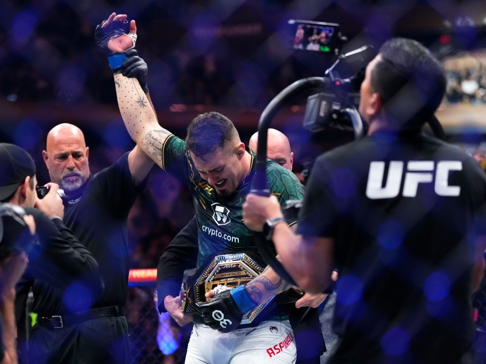Aspinall claimed the interim heavyweight belt after defeating Sergei Pavlovich at UFC 295