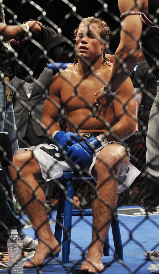 Faber's legs were obliterated by Aldo's kicks