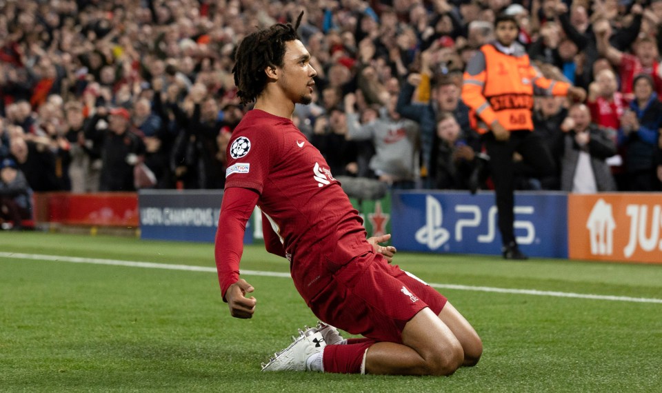 However, Bent believes that Alexander-Arnold is actually a better player in that role