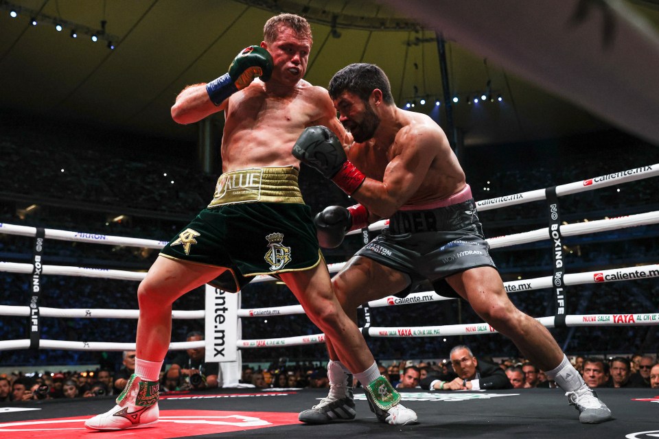 Canelo beat Ryder, but he did not KO him as expected