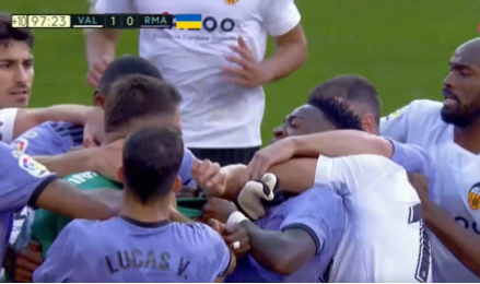 But Duro, who didn't receive a yellow or red card, had his arm round the Real Madrid star seconds before