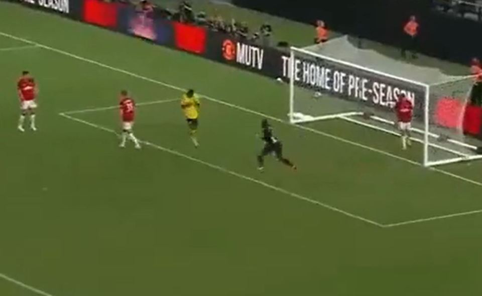 Onana made a beeline for Maguire for his mistake