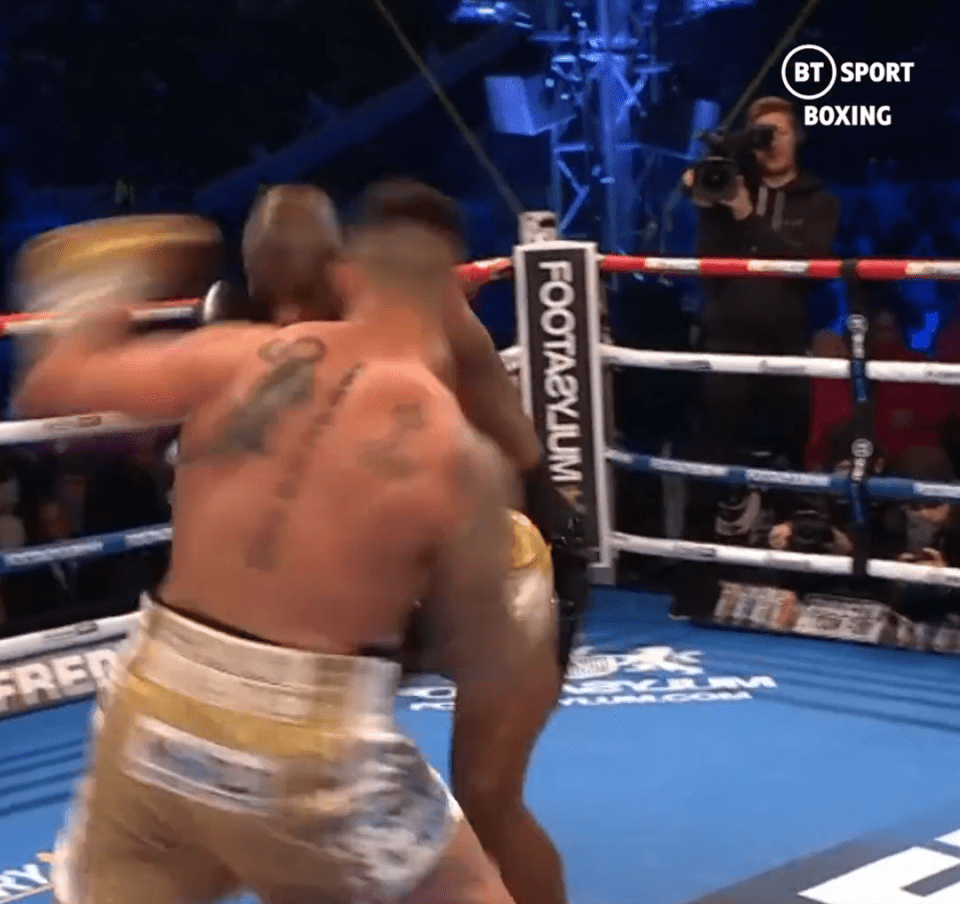 Dubois was caught by a heavy shot in round one that put him down