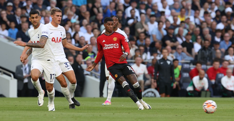 Van de Ven helped keep a clean sheet in last weekend's 2-0 win against United