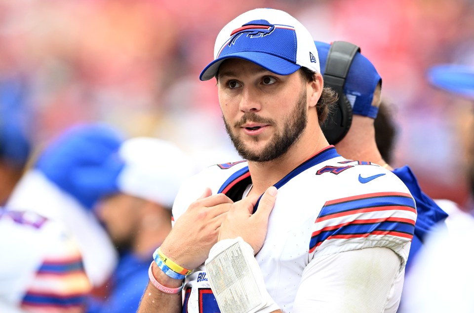 Allen has reportedly been dating Steinfeld for a number of months