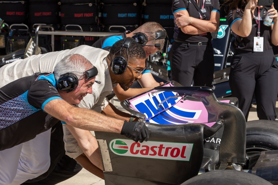 He then gave them a hand with pitstop practice
