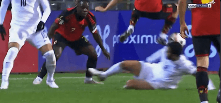 The Arsenal man was able to evade the challenge thanks to his skill