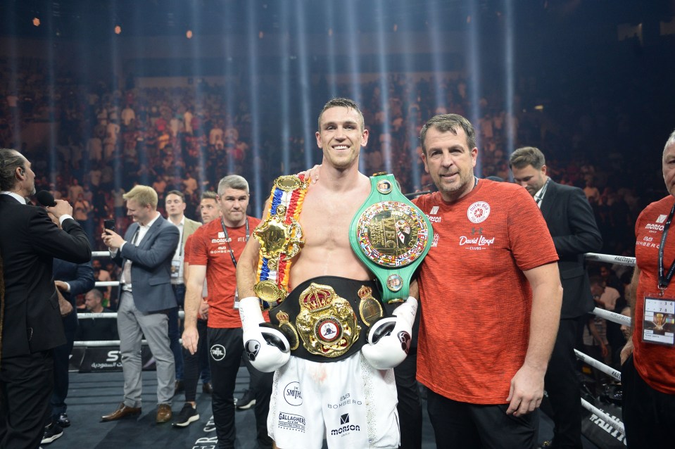 Smith's former trainer Gallagher has stated that the Brit could beat Beterbiev with a body shot