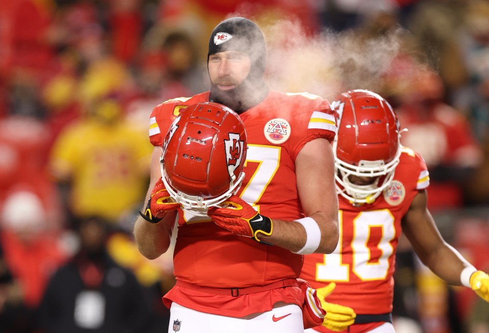 Kelce and the Chiefs outplayed the Dolphins in difficult circumstances