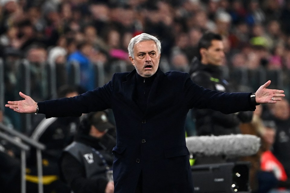 Mourinho is still highly regarded by many at Stamford Bridge