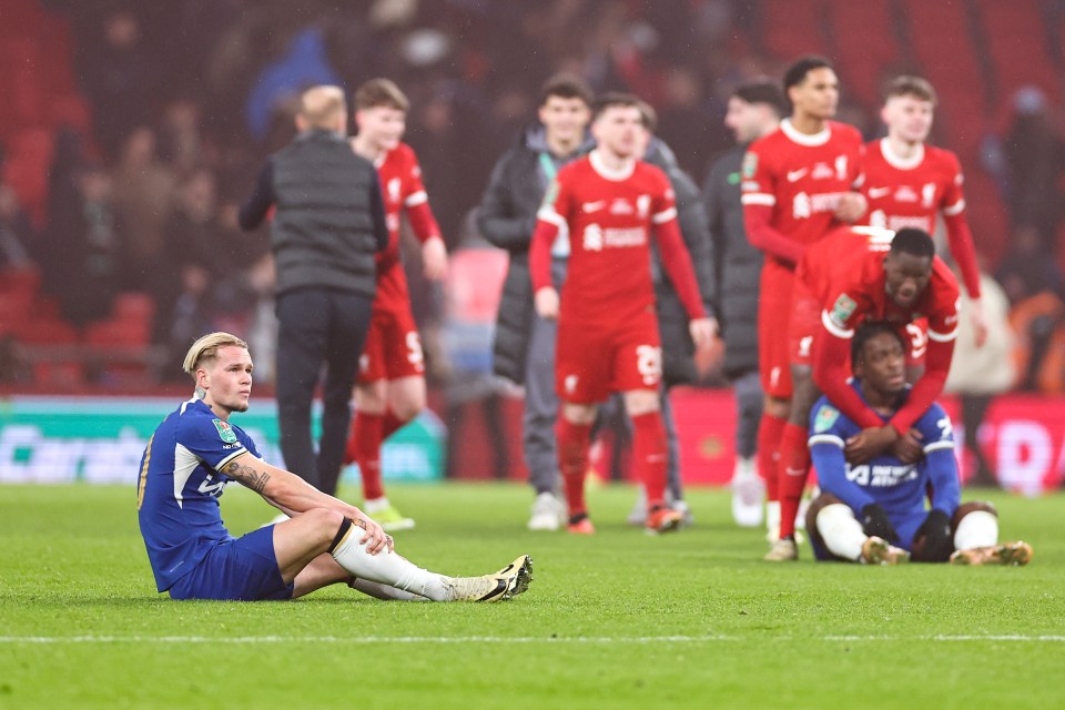 LONDON, ENGLAND - FEBRUARY 25: A dejected Mykhaylo Mudryk of Chelsea at full time as Liverpool win the Carabao Cup during the Carabao Cup Final match between Chelsea and Liverpool at Wembley Stadium on February 25, 2024 in London, England. (Photo by Robbie Jay Barratt - AMA/Getty Images)