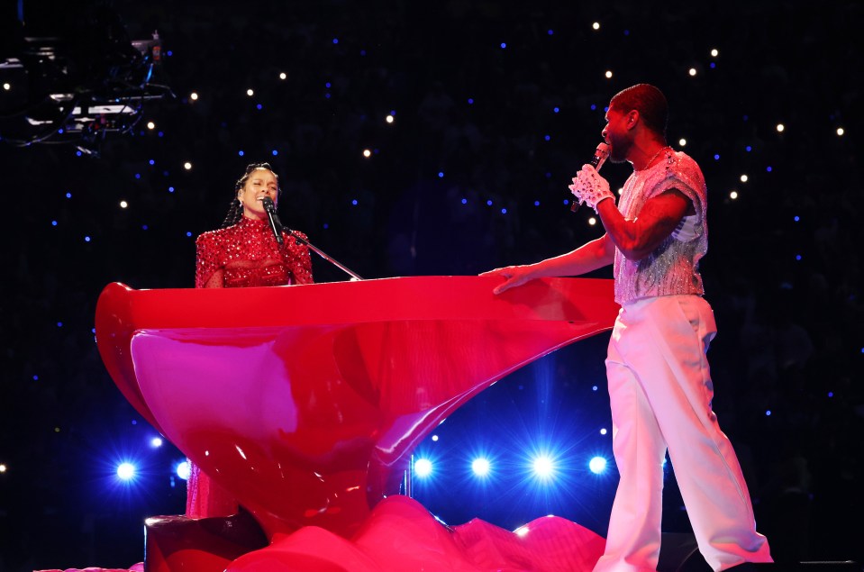 A red piano kept Keys and Usher separated for a while