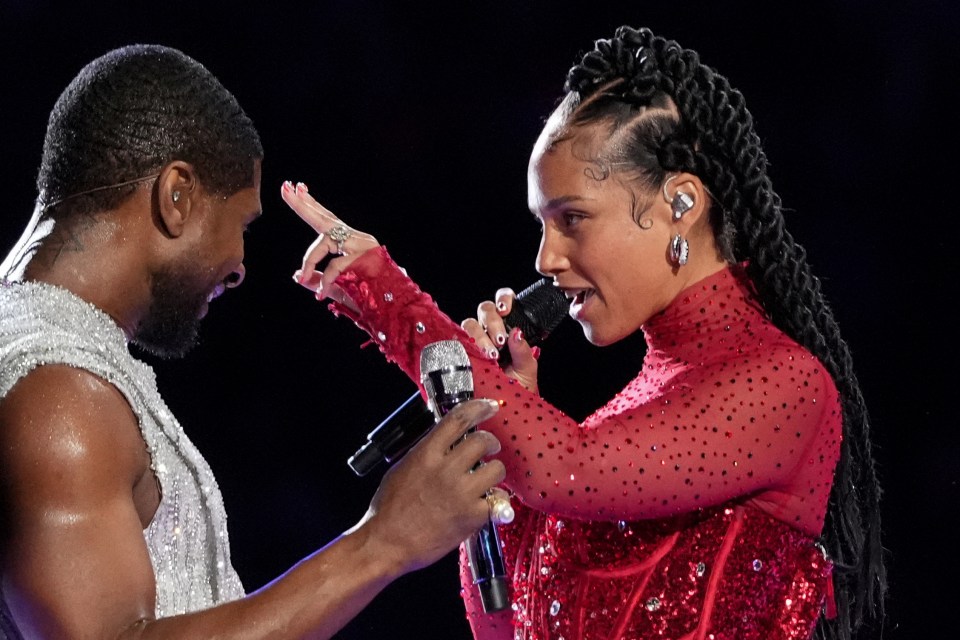 Keys let Usher know who was in charge while the Chiefs waited for the second half to start