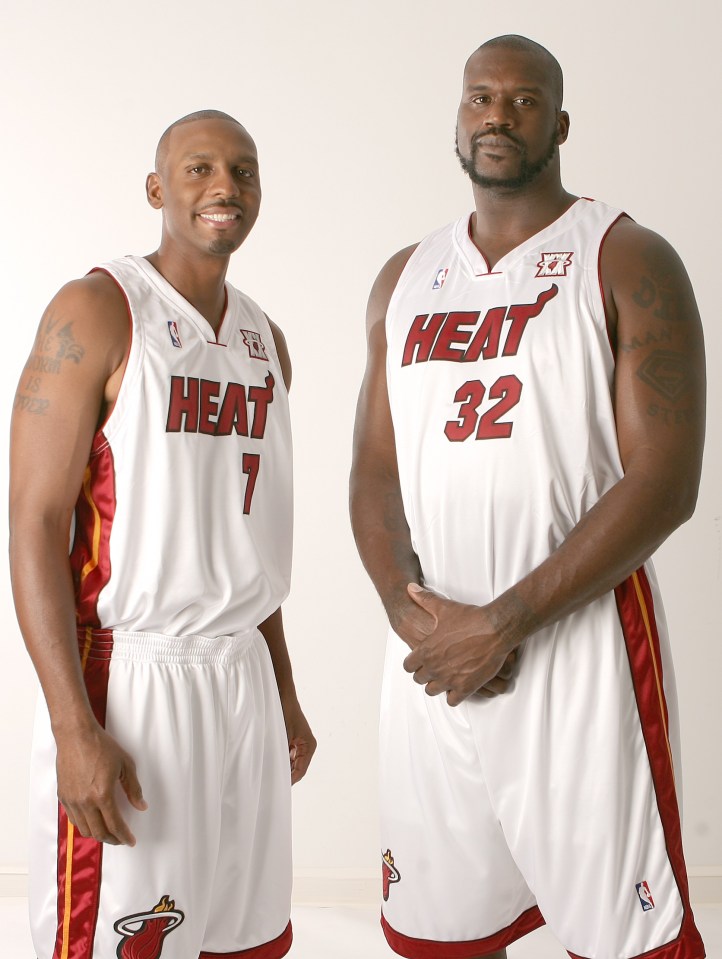 MIAMI - OCTOBER 1:   Penny Hardaway and Shaquille O'Neal of the Miami Heat pose for pictures during the 2007 Miami Heat Media Day on October 1, 2007 at American Airlines Arena in Miami, Florida. NOTE TO USER: User expressly acknowledges and agrees that, by downloading and/or using this Photograph, User is consenting to the terms and conditions of the Getty Images License Agreement. Mandatory copyright notice: Copyright NBAE 2007 (Photo by Victor Baldizon/NBAE via Getty Images)