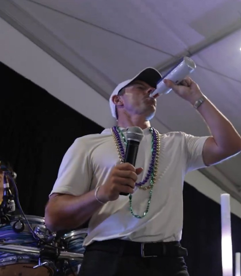 McIlroy even had time to chug a beer as the crowd cheered