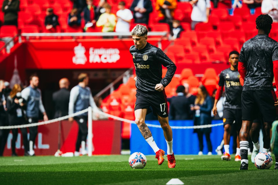 Souness did not like a specific aspect of Garnacho's warm-up attire