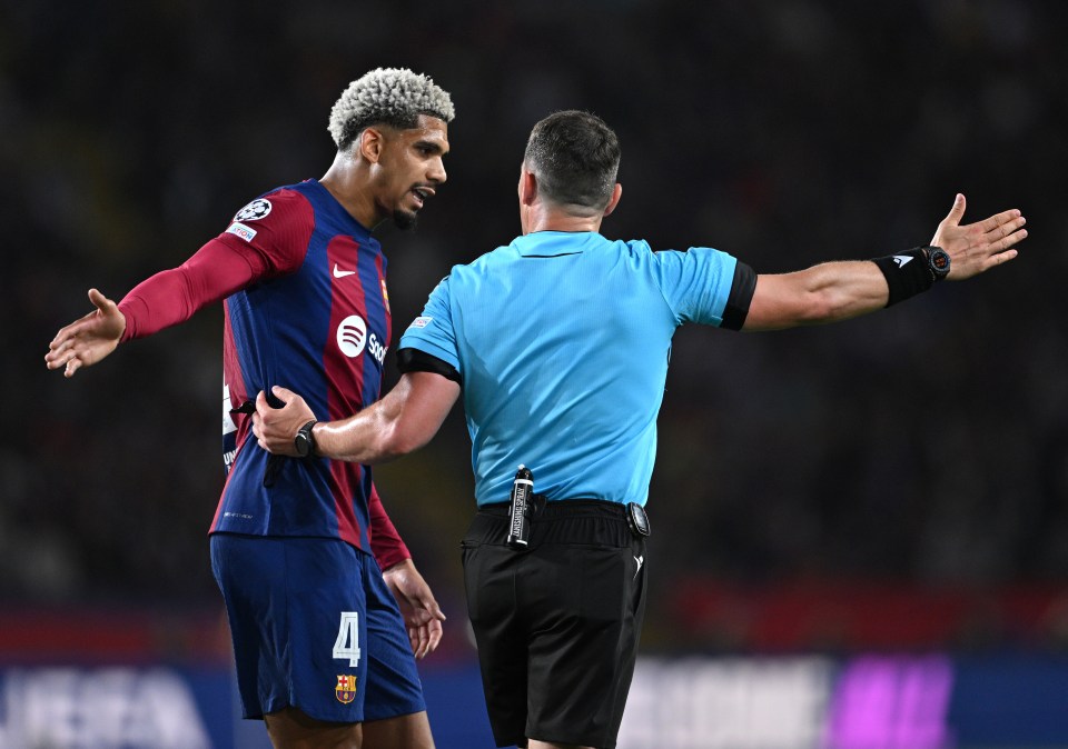 Araujo's first-half dismissal sparked a historic collapse