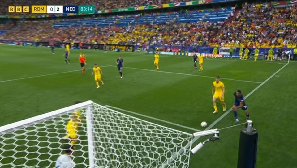 Dragusin was left ball-watching as Gakpo rounded him to tee up Malen