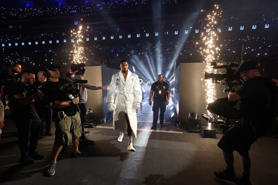 Meanwhile, the challenger - Joshua - walked second
