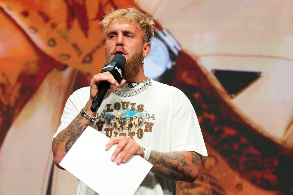 Paul attended the Battle of the Giants press conference in August