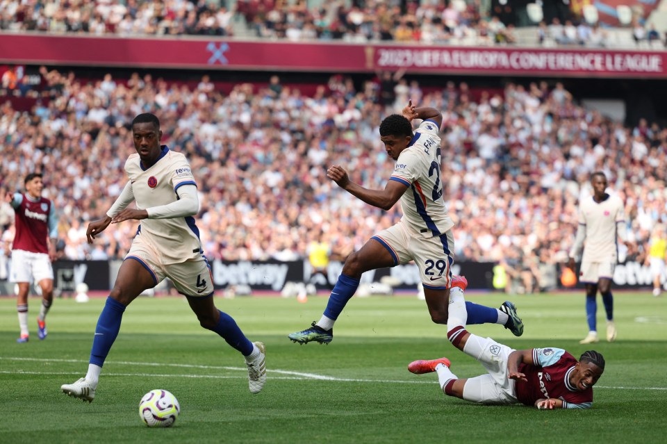 Crysencio Summerville was hauled down in the penalty area