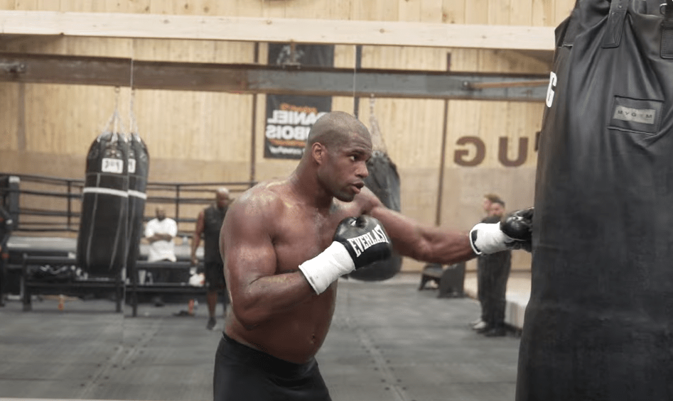 Oliver claims Dubois stares at Wembley for one hour every single day