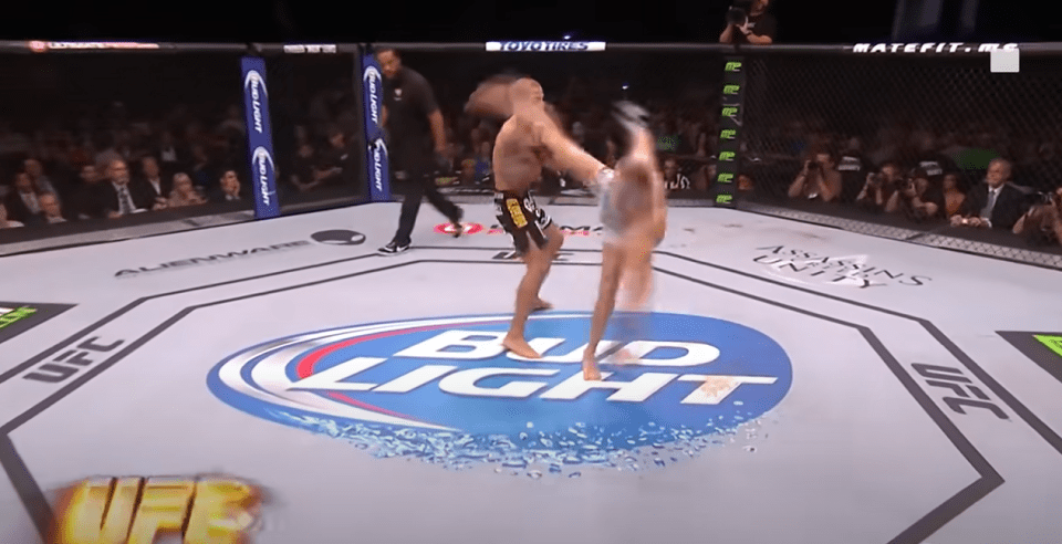 The 'Notorious' nearly caught Poirier with a hook kick in the first few seconds