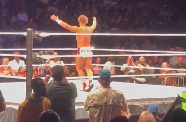 The rising star battled for the World Heavyweight title at a non-televised event