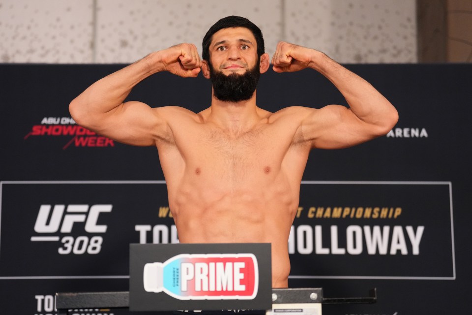 Chimaev is likely to be Du Plessis' next opponent in his middleweight title reign