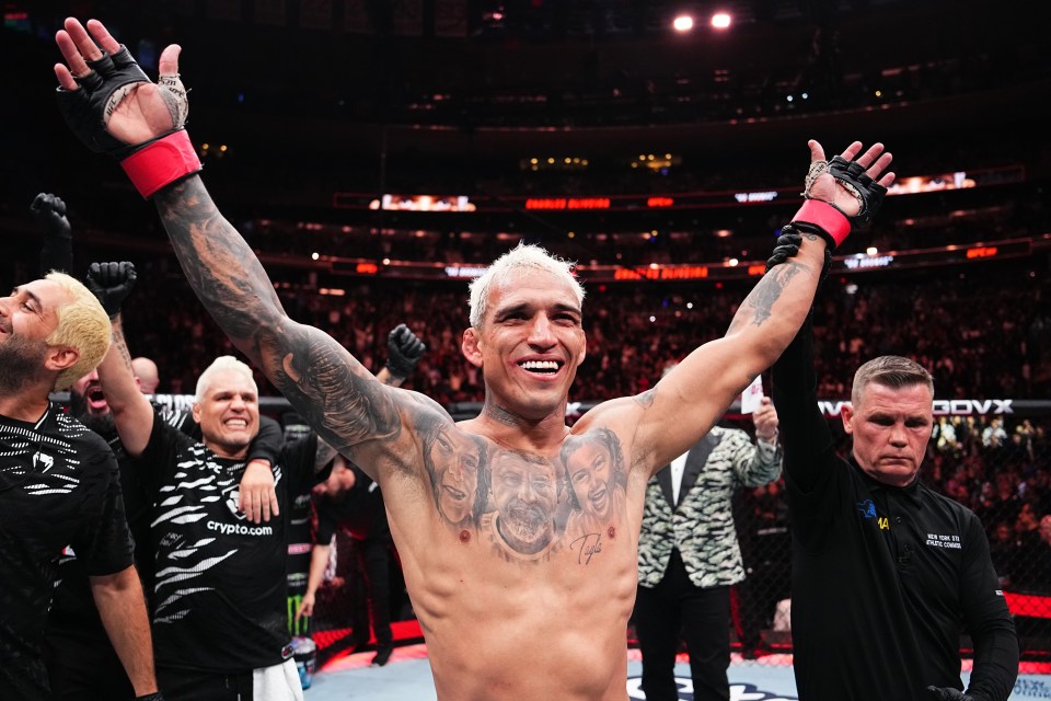 Oliveira was crowned the winner via unanimous-decision