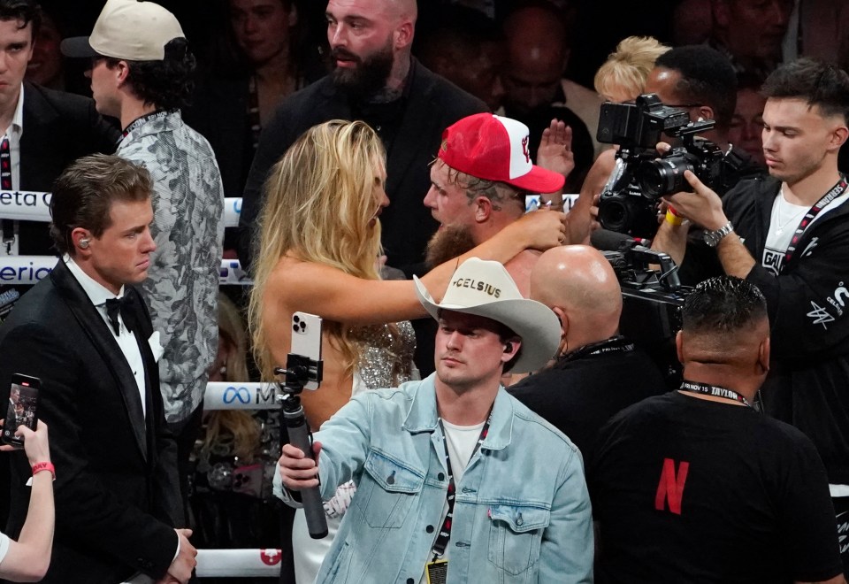 Leerdam was ringside and embraced her boyfriend after his fight