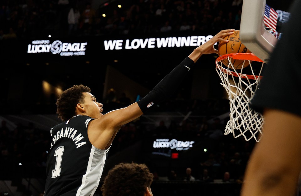 A monster dunk highlighted a 50-point night