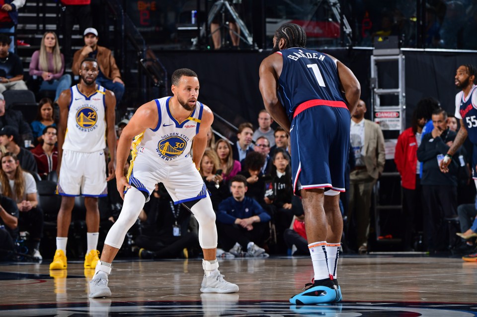Steph Curry guards James Harden