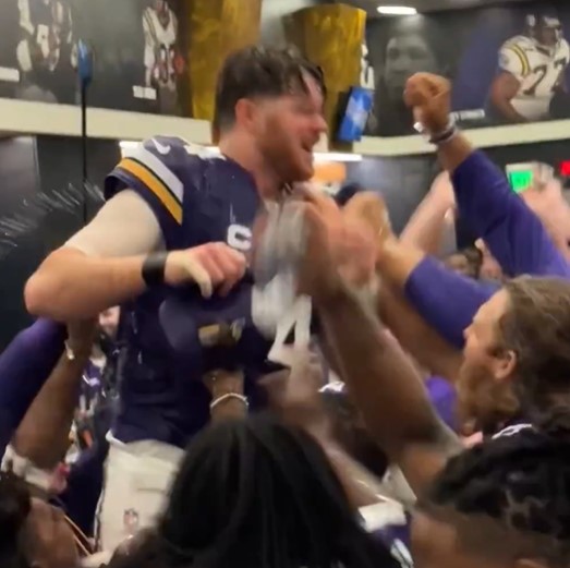 Darnold was heroically lifted up by his Vikings teammates