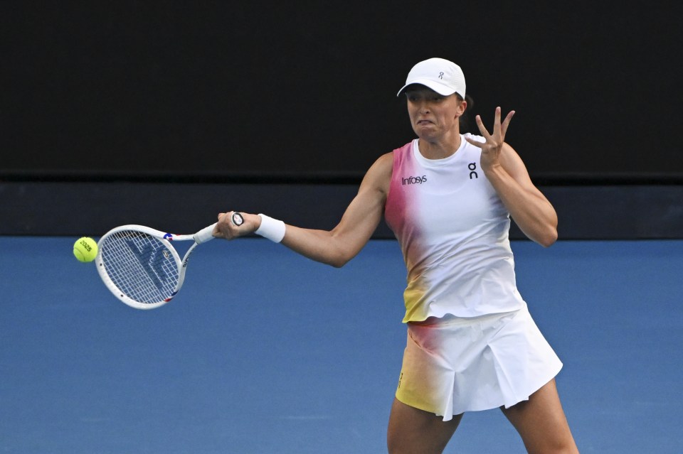 MELBOURNE, AUSTRALIA - JANUARY 20: Iga Swiatek of Poland in action against Eva Lys of Germany (not seen) in round 4 at the Australian Open grand slam tennis tournament at Melbourne Park in Melbourne, Australia on January 20, 2025 (Photo by Mark Avellino/Anadolu via Getty Images)