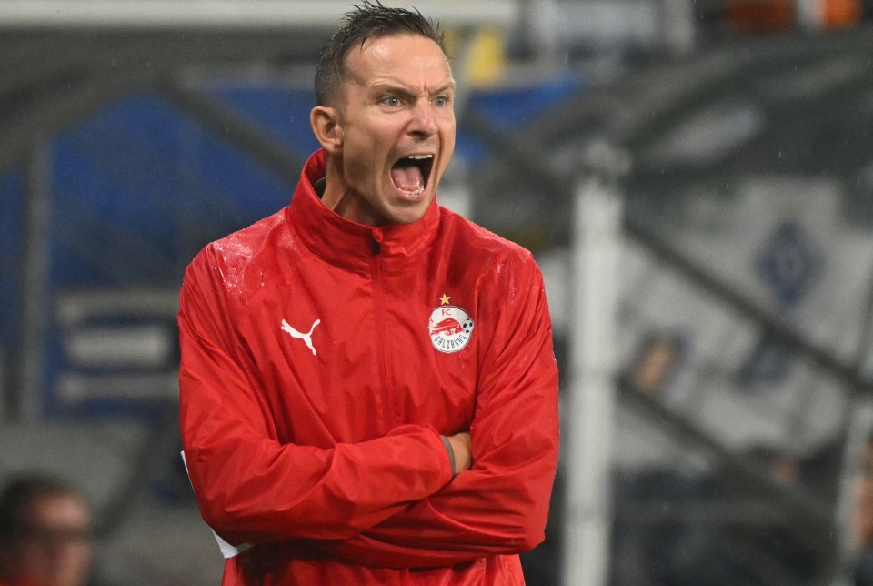 (FILES) Salzburg's German head coach Pepijn Lijnders reacts from the sidelines during the UEFA Champions League qualification 1st-leg play-off match between Dynamo Kyiv and FC Salzburg in Lublin, Poland on August 21, 2024. Austrian club Red Bull Salzburg on December 16, 2024 announced they have let go coach Pep Lijnders after the team chalked up "many unsatisfactory performances". (Photo by Sergei GAPON / AFP) (Photo by SERGEI GAPON/AFP via Getty Images)