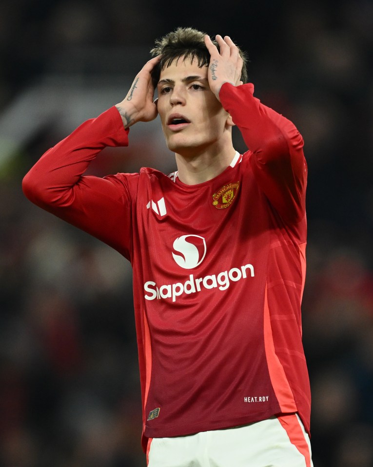 Garnacho's situation at Old Trafford is being monitored by Chelsea