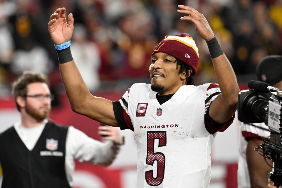 He threw for 268 yards and two touchdowns to set up a divisional round clash with the Detroit Lions