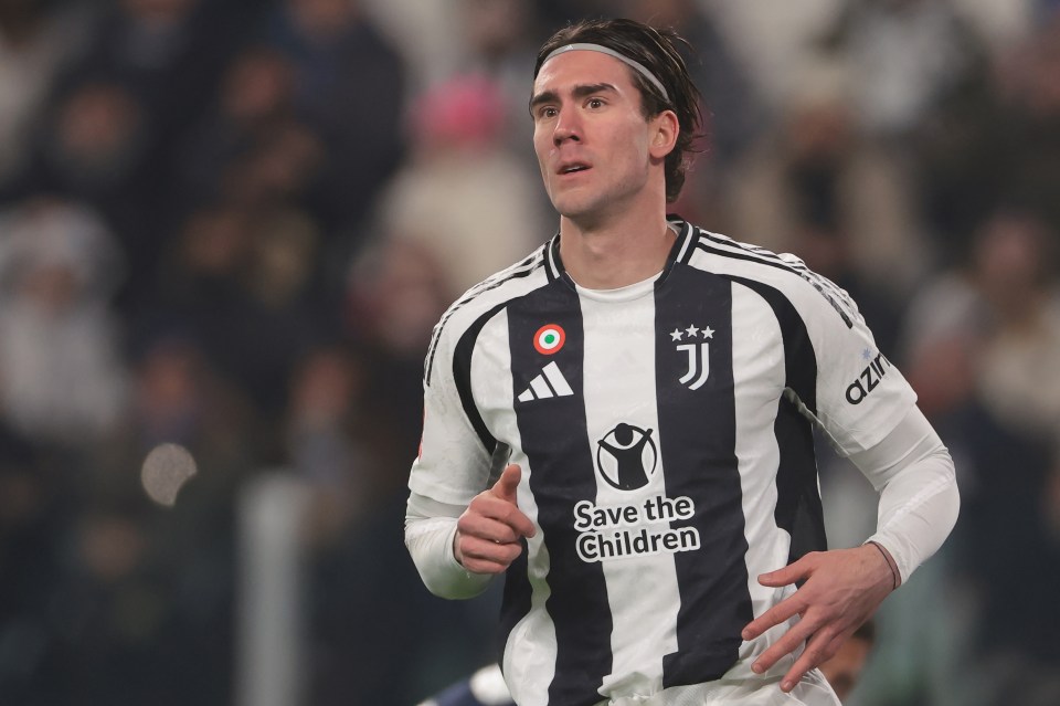 Juventus have offered Vlahovic as part of a deal