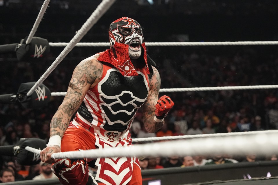 Penta has revealed he has been wrestling with a gruesome injury for three years