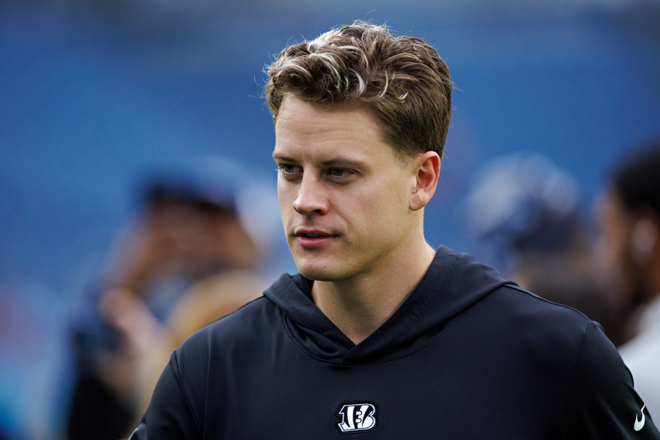 NASHVILLE, TENNESSEE - DECEMBER 15: Joe Burrow #9 of the Cincinnati Bengals warms up before a game against the Tennessee Titans at Nissan Stadium on December 15, 2024 in Nashville, Tennessee. The Bengals defeated the Titans 37-27.  (Photo by Wesley Hitt/Getty Images)