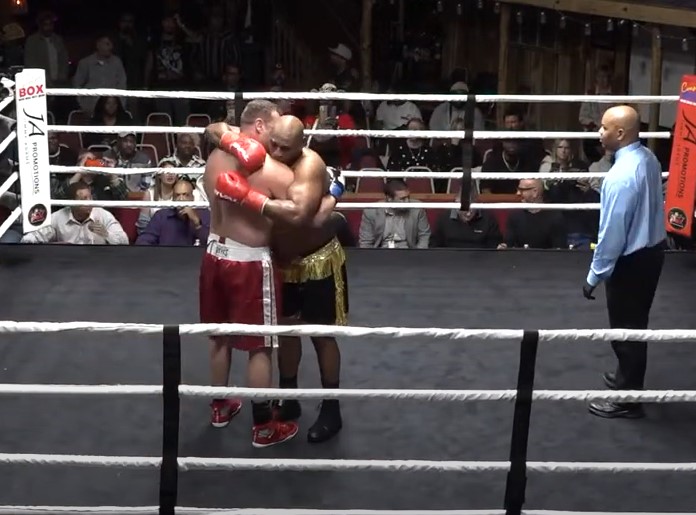 The fight was then bizarrely stopped after one round with Cobia injured