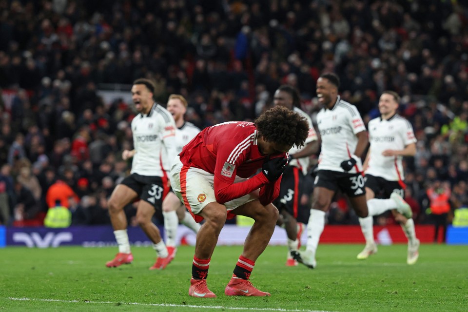 Fulham beat Man United on penalties to reach the quarters