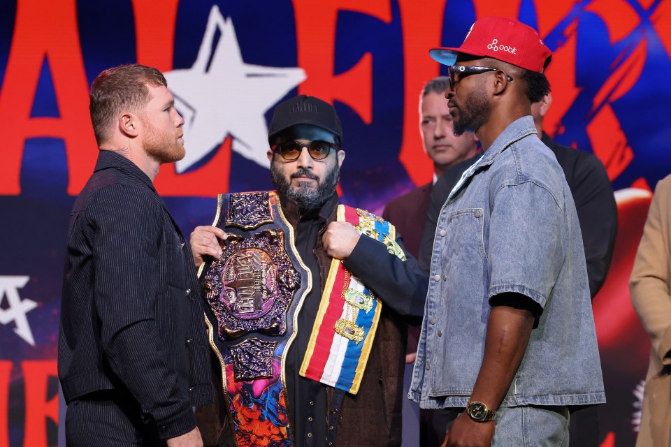 Canelo and Scull will fight for all the belts in May